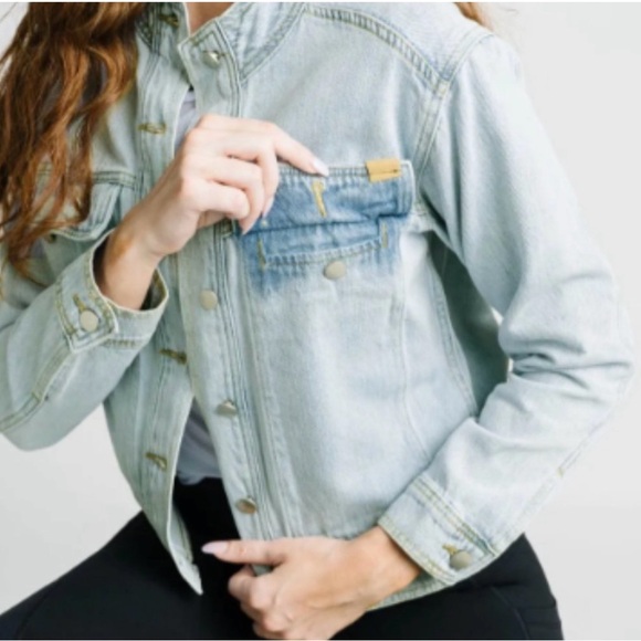 Women’s Cool Wash Crossroads Denim Jacket NWTB - Picture 1 of 5
